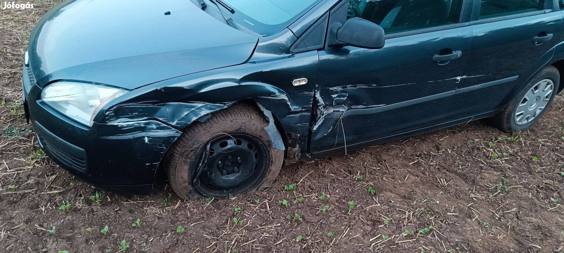 Sérült autó egyben eladó