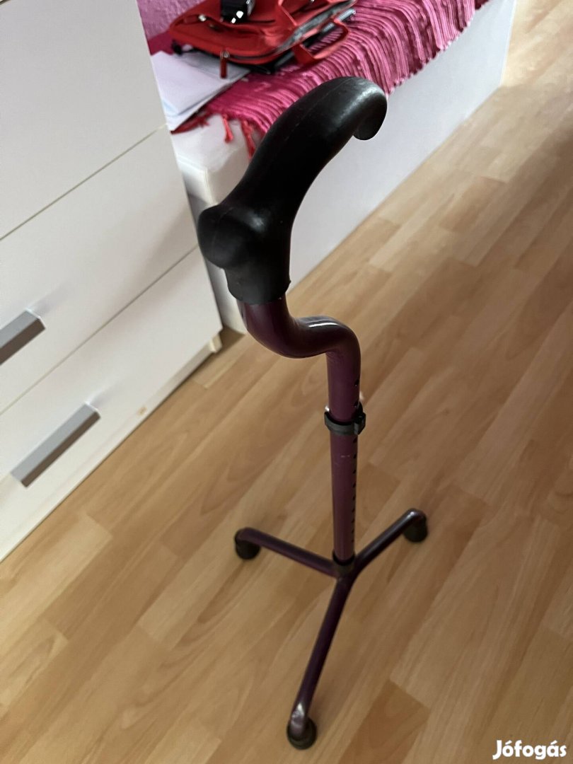 Sétapálca három lábú