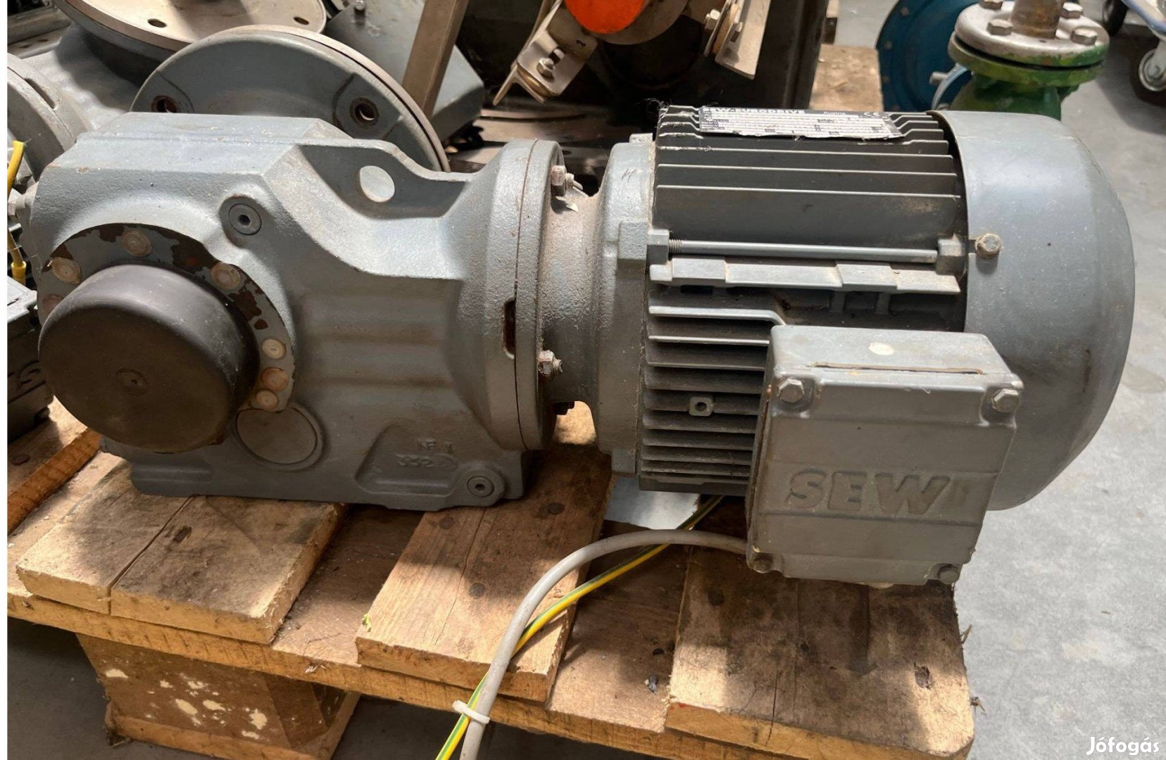 Sew DFT90L4, 3 fázisú motor 1,5kW (Abasz1)