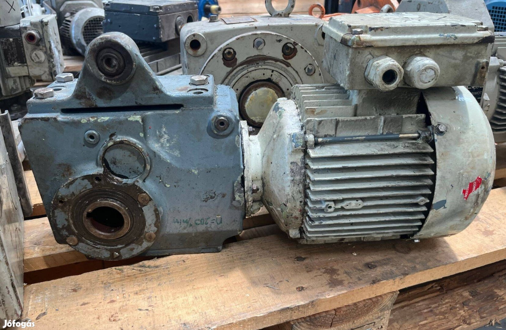 Sew KA46 DT9084/TF motor 1,10kW csigahajtóművel (AB0204)