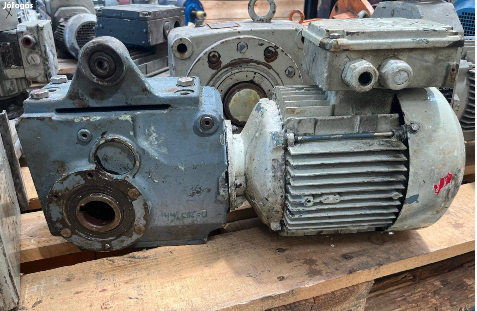 Sew KA46 DT9084/TF motor 1,10kW csigahajtóművel (AB0204)