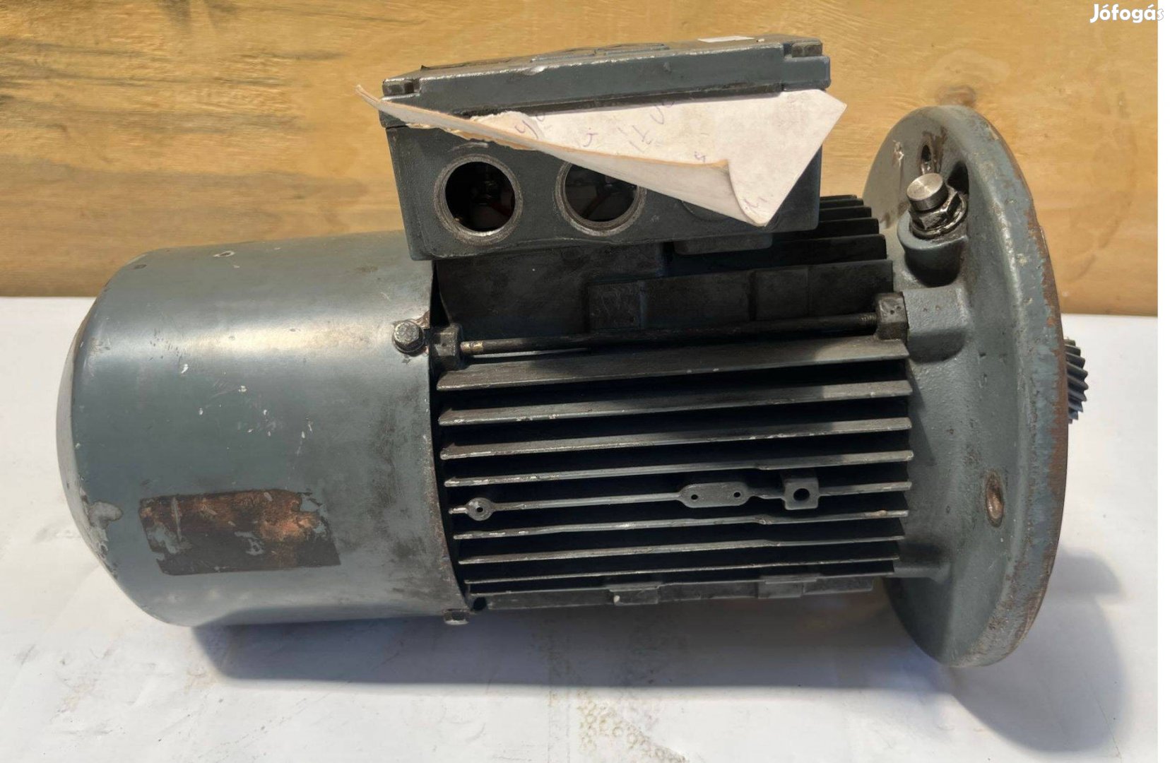 Sew R73DT80N-4BM-HF-TF hajtóműves motor 0,75kW(AB0218)