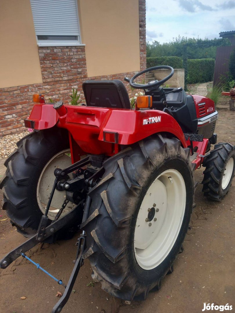 Shibaura P 185F (4x4) Japán Kis Traktor / Szerszámokkal