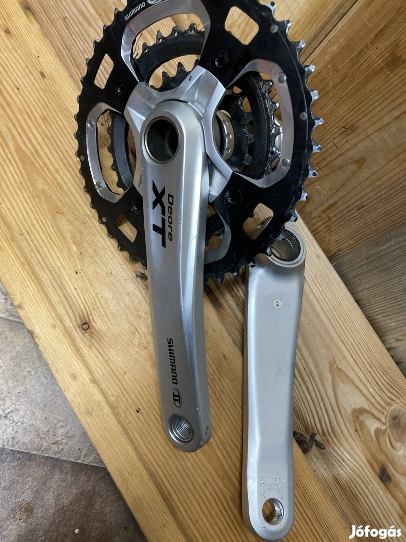 Shimano XT integrált hajtómű csapággyal