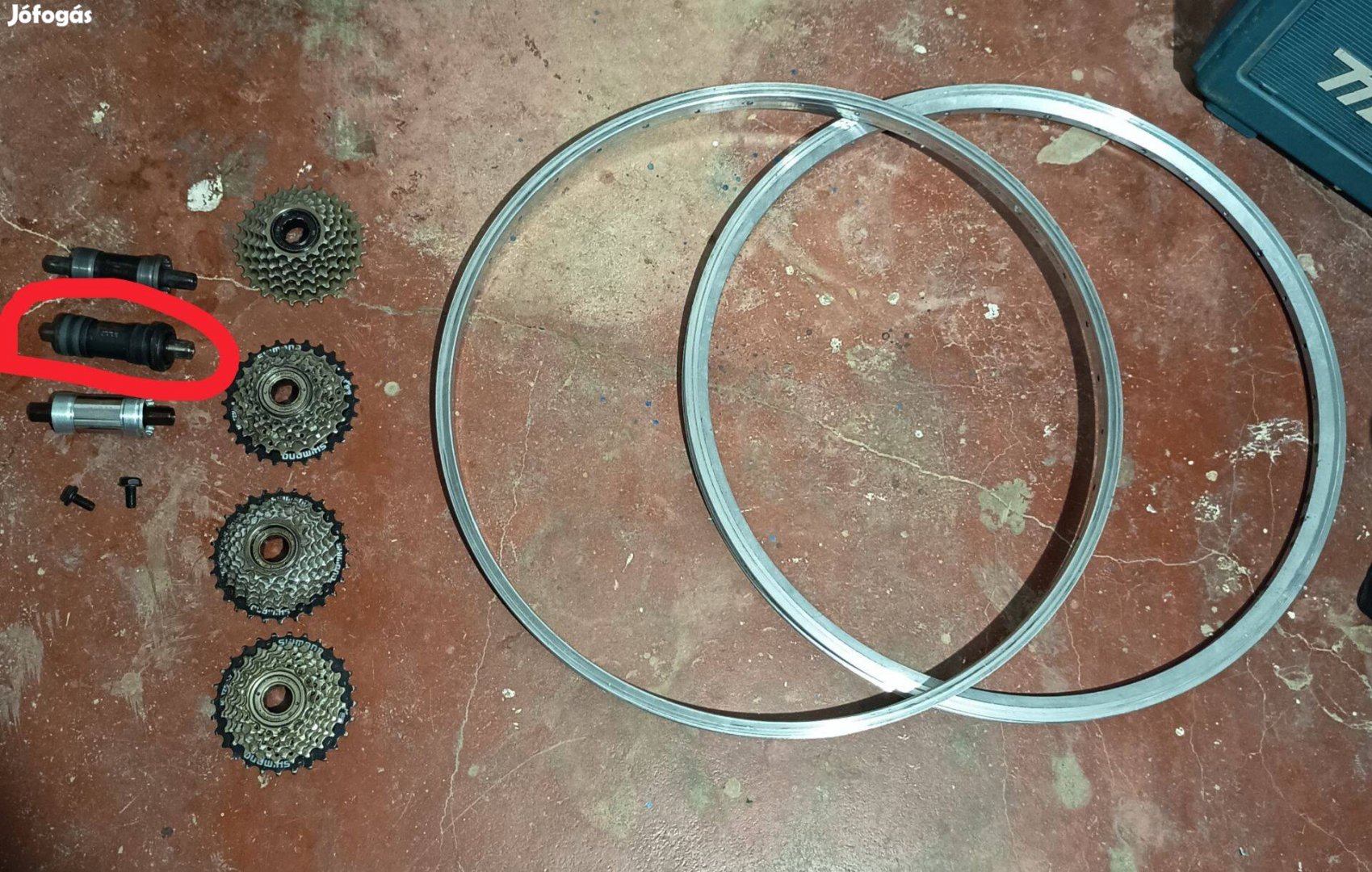 Shimano négyszögtengelyes monoblokk 124 mm