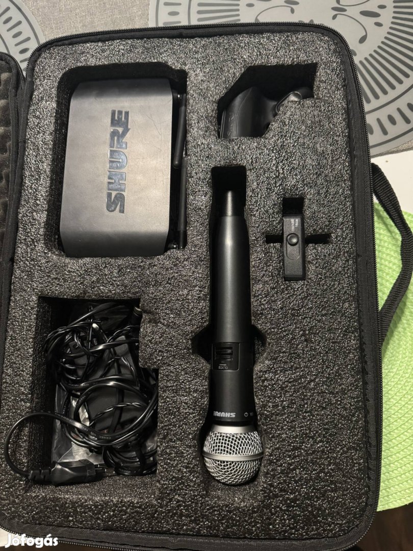 Shure beta 58 a Mikrofon Glxd4 vevővel.