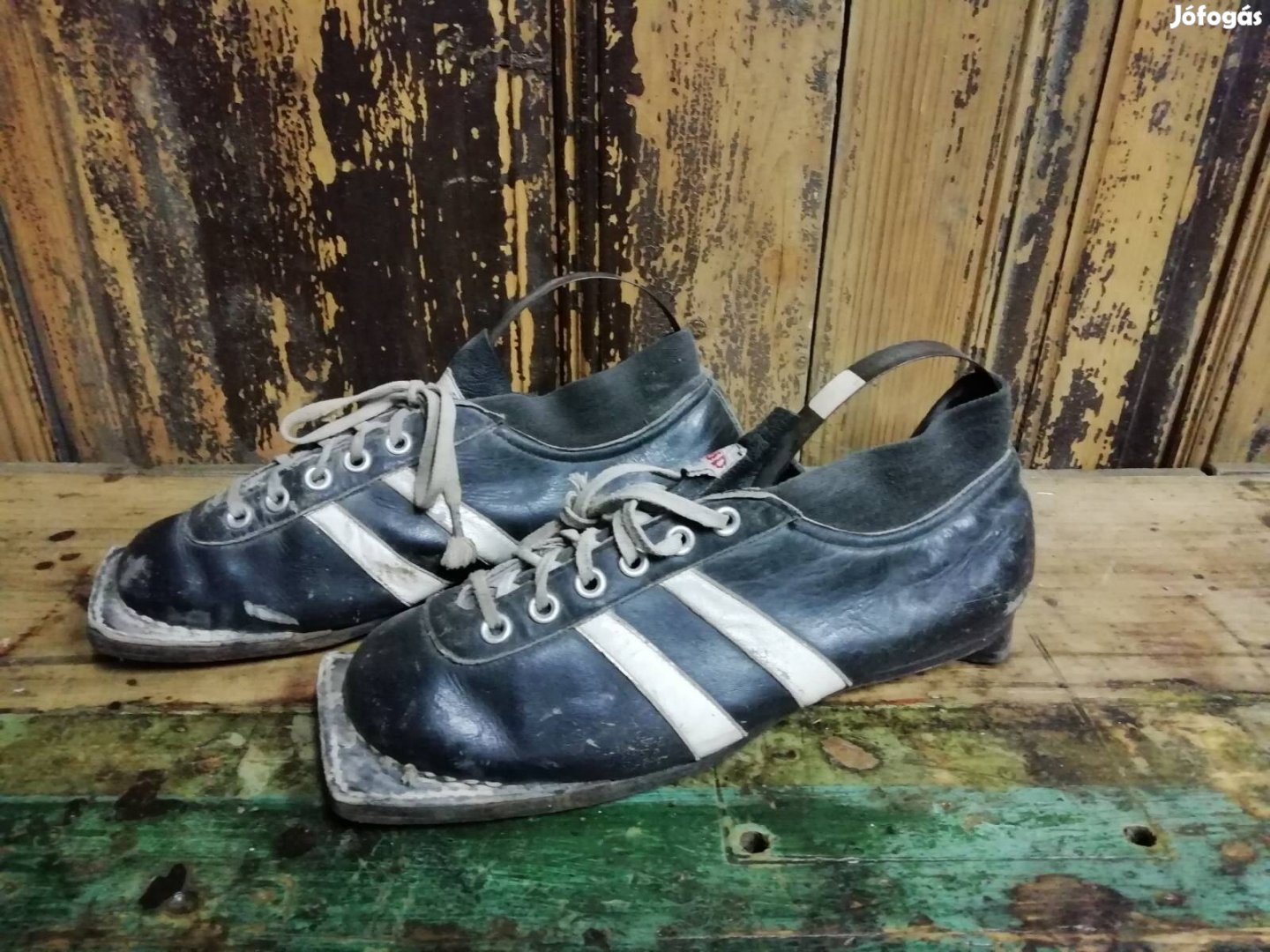 Sí futócipő, bőr cipő a 60-70-es évekből, dekoráció