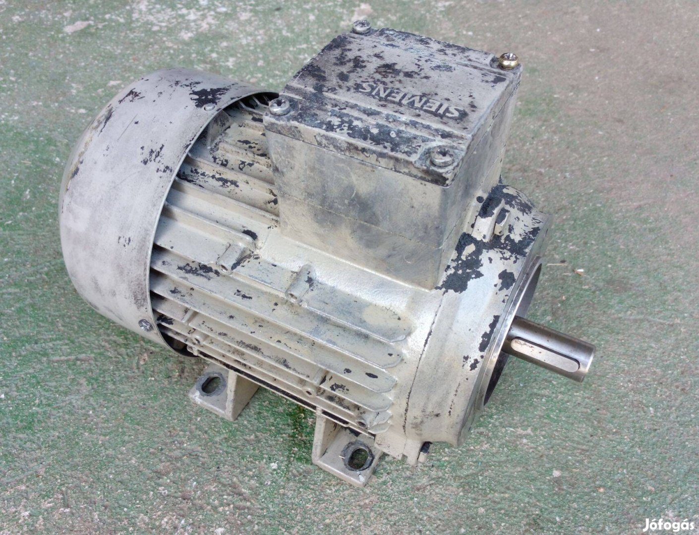 Siemens 3 fázisú villanymotor 0.55kW 910/perc B34