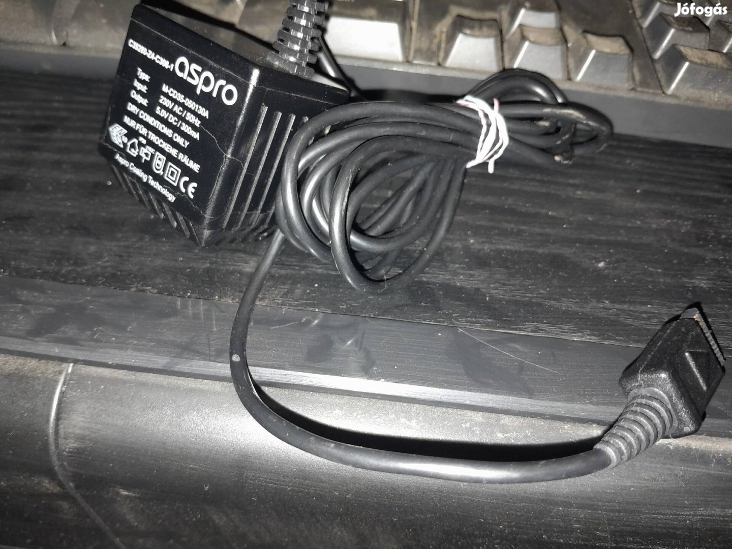 Siemens C25 ,C35 nyomógombos mobiltelefon töltő 