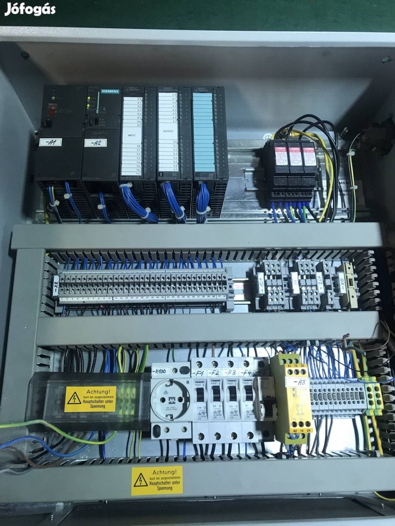 Siemens PLC szekrényben 