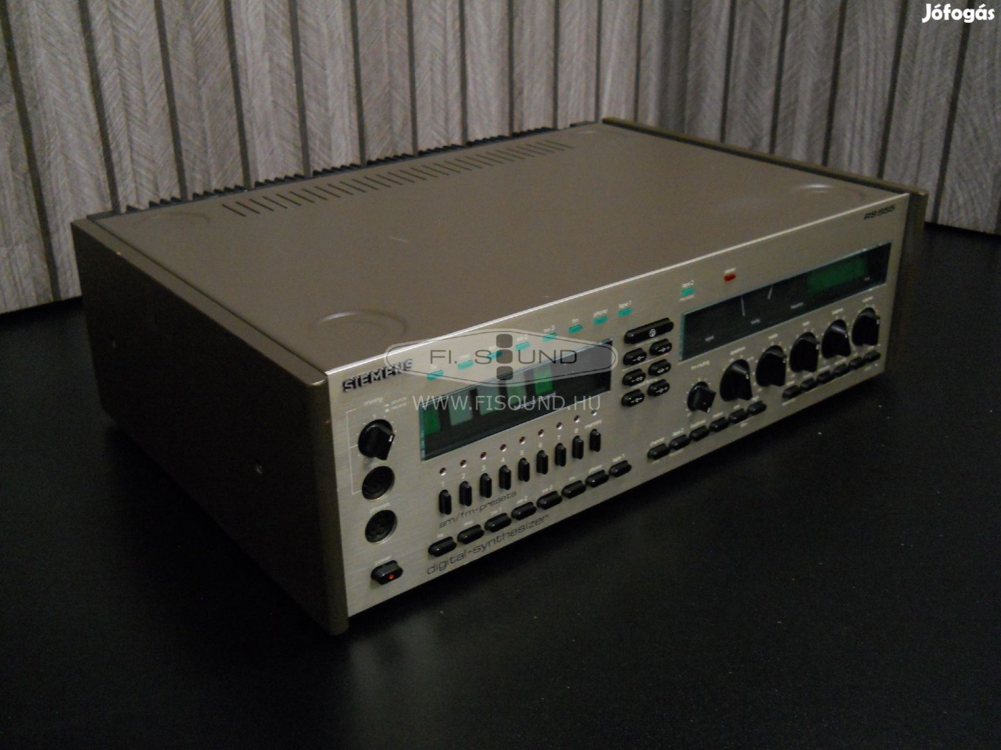Siemens RS 555 ,2x85W,4-16ohm,4 hangfalas rádiós sztereo erősítő