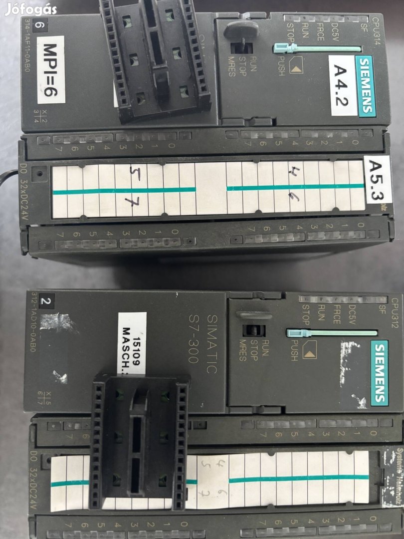 Siemens S7-300  PLC-k, vezérlők, kimeneti modulokkal