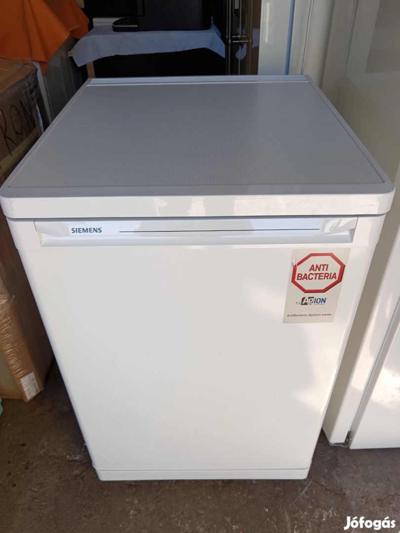 Siemens hűtő 144 literes szép állapotban 
