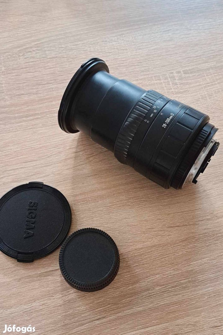 Sigma 28-200mm objektív ,teleobjektív Nikonhoz