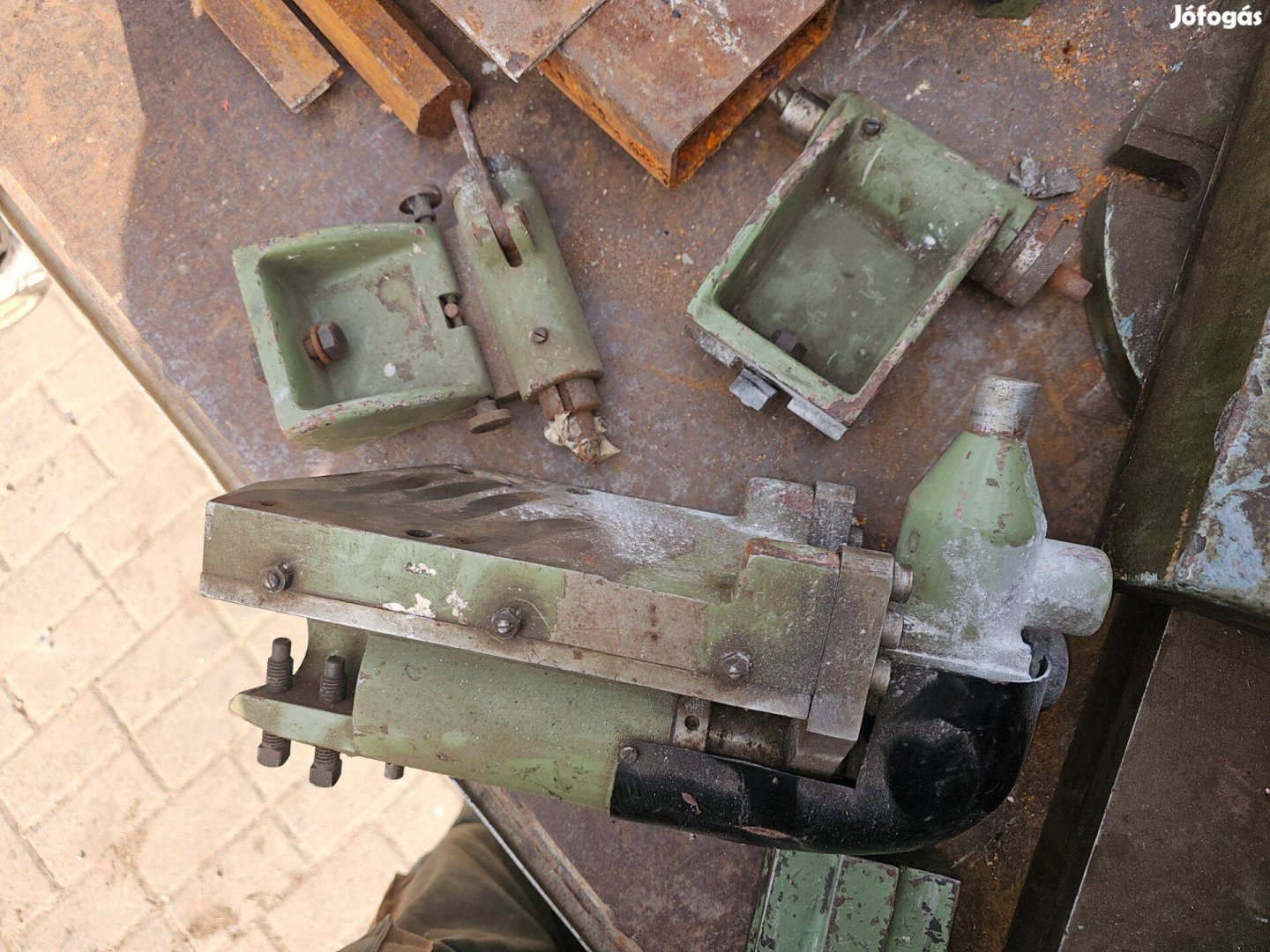 Sikköszörü marogép szegnyereg késtarto esztergagép tartozék