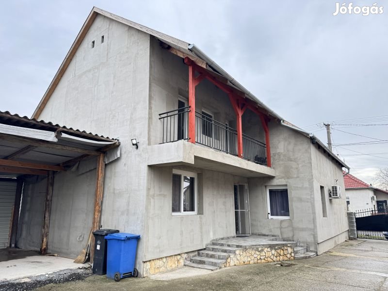 Siklóson egy 180 m2-es felújított ház eladó!