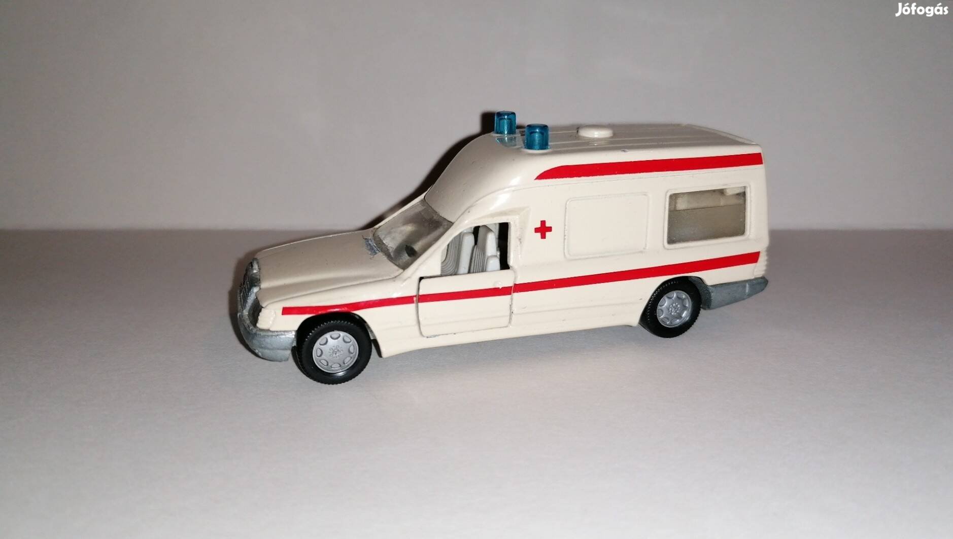 Siku - Mercedes-Benz 260 E Binz Ambulance 