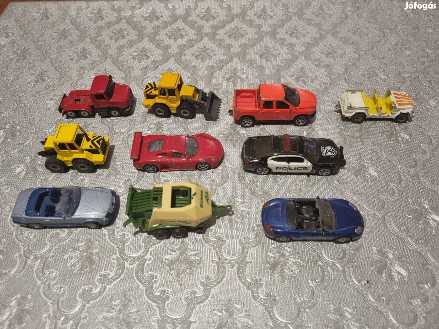 Siku fém kisautó ,matchbox méret