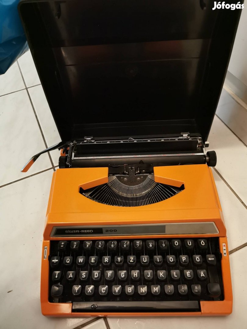 Silver Reed 200 írógép eredeti dobozban 
