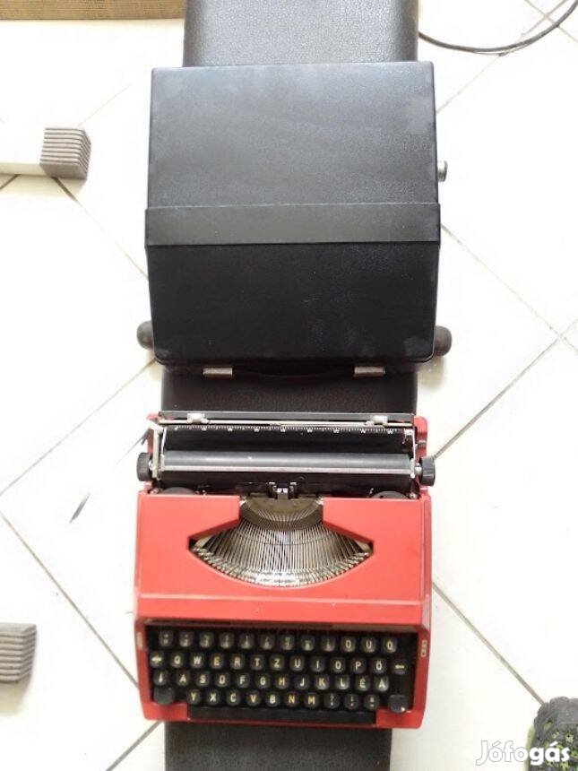 Silver Reed 200 írógép hordtáskával
