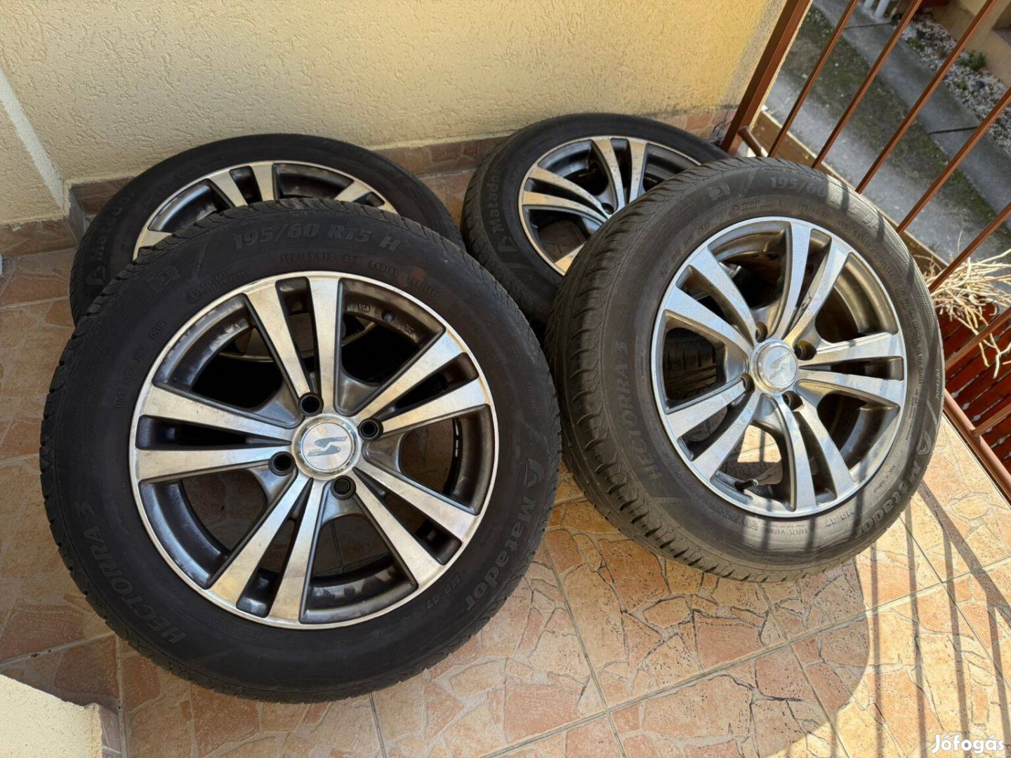 Silverline alufelni + 195/60 R15 Matador nyári gumi (Focus, Fiesta)