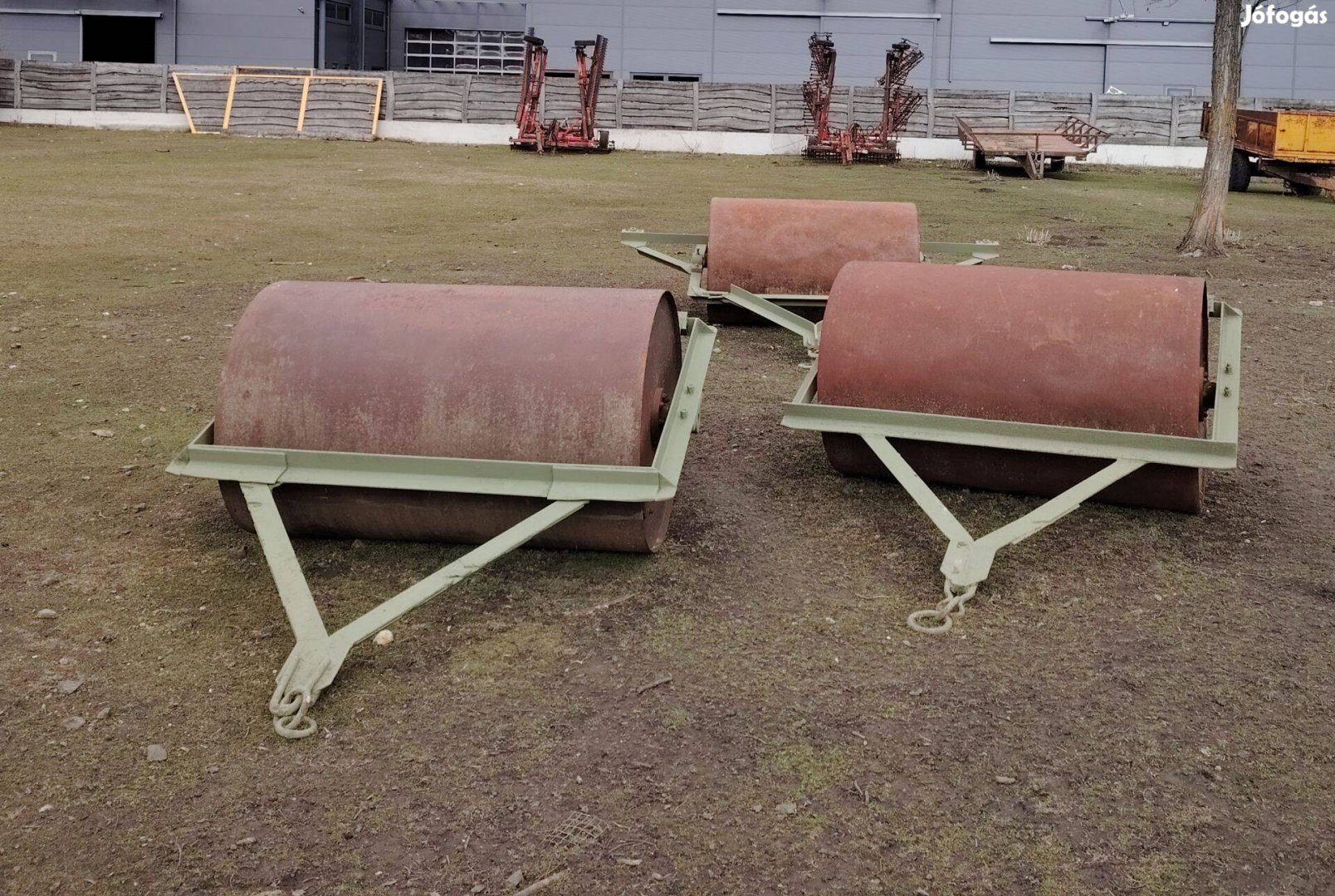 Sima hengergarnitúra 150 cm széles, 1 méter átmérőjű