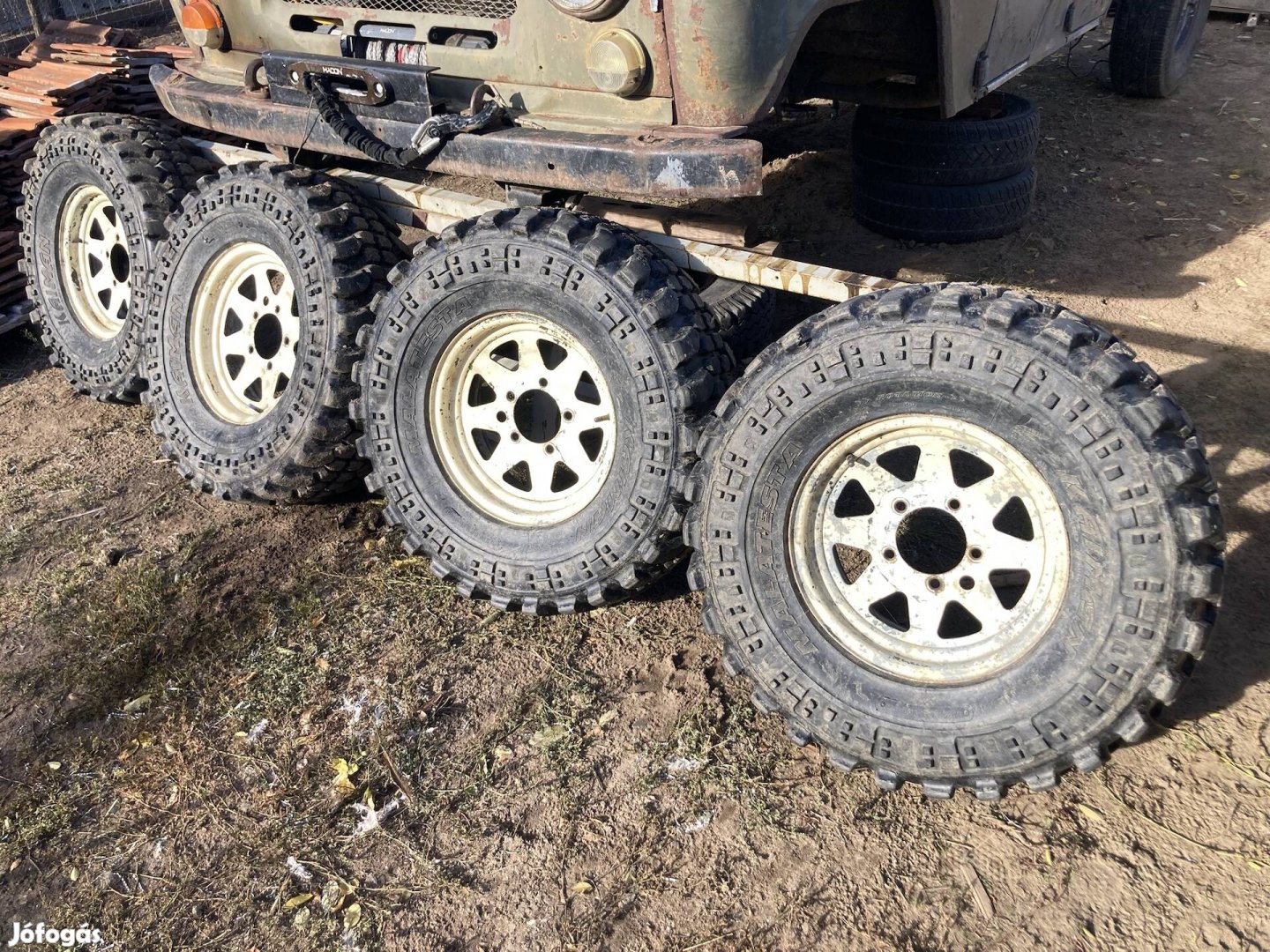 Simex 31" x 10.5 r15 5x139.7