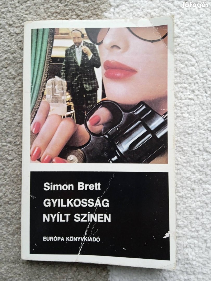 Simon Brett Gyilkosság nyílt színen