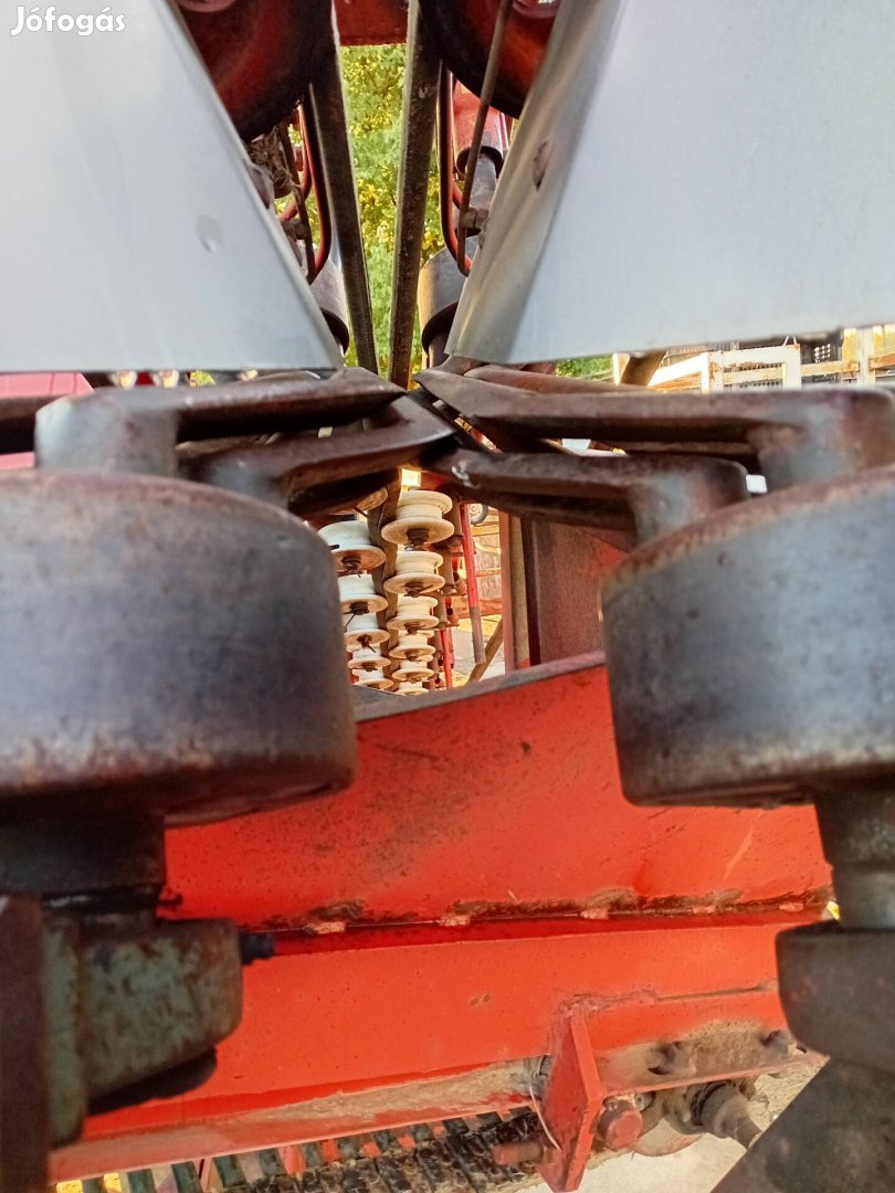 Simon sárgarépa kombájn 