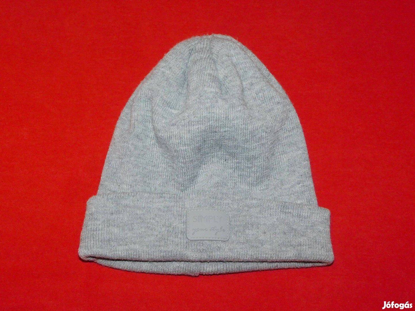 Simply szürke sapka, körmérete 42-46 cm rugalmas