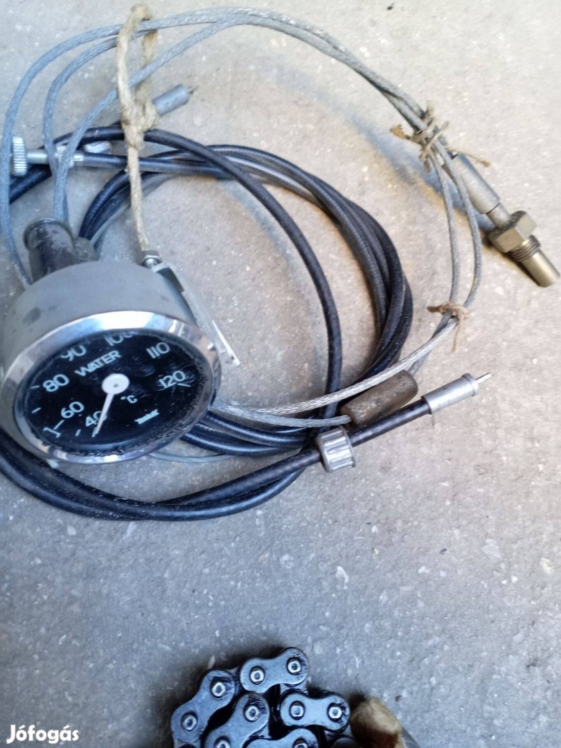 Simson Új lánc ,és megmaradt alkatrészek egyben olcsón eladó