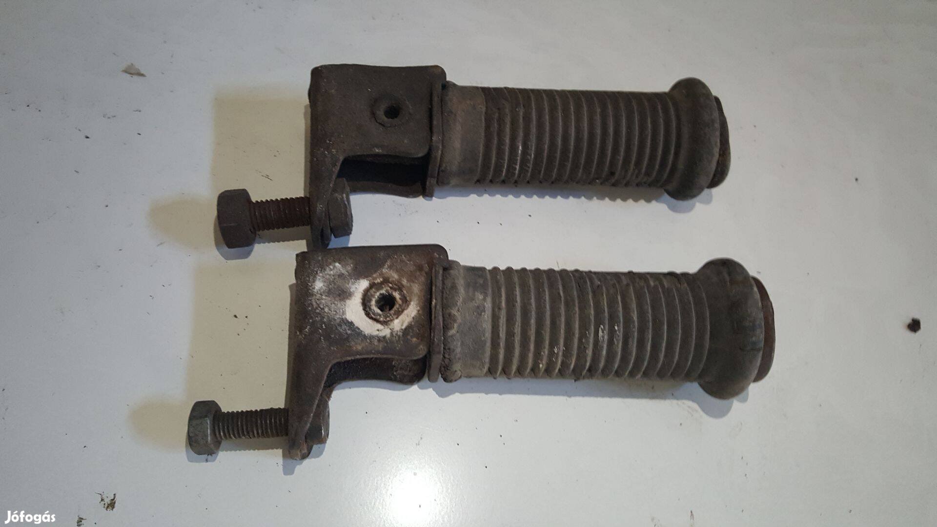 Simson (MZ) hátsó lábtartó