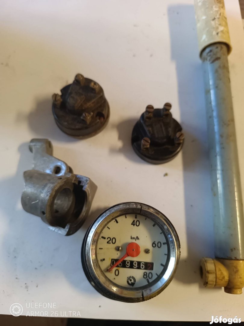 Simson alkatrész csere is