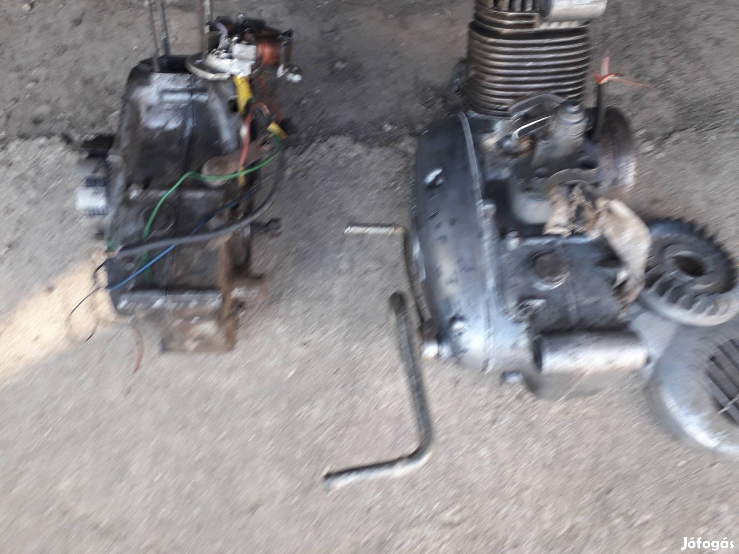 Simson blokkok eladók.