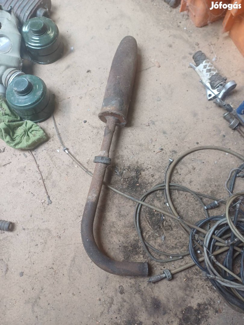 Simson blokkos kerti gép kipufogó.