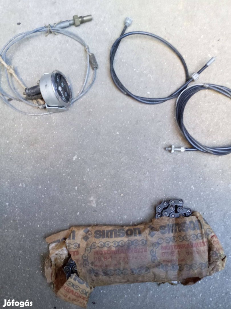 Simson lánc ,hőfok mérő óra stb egyben olcsón eladó