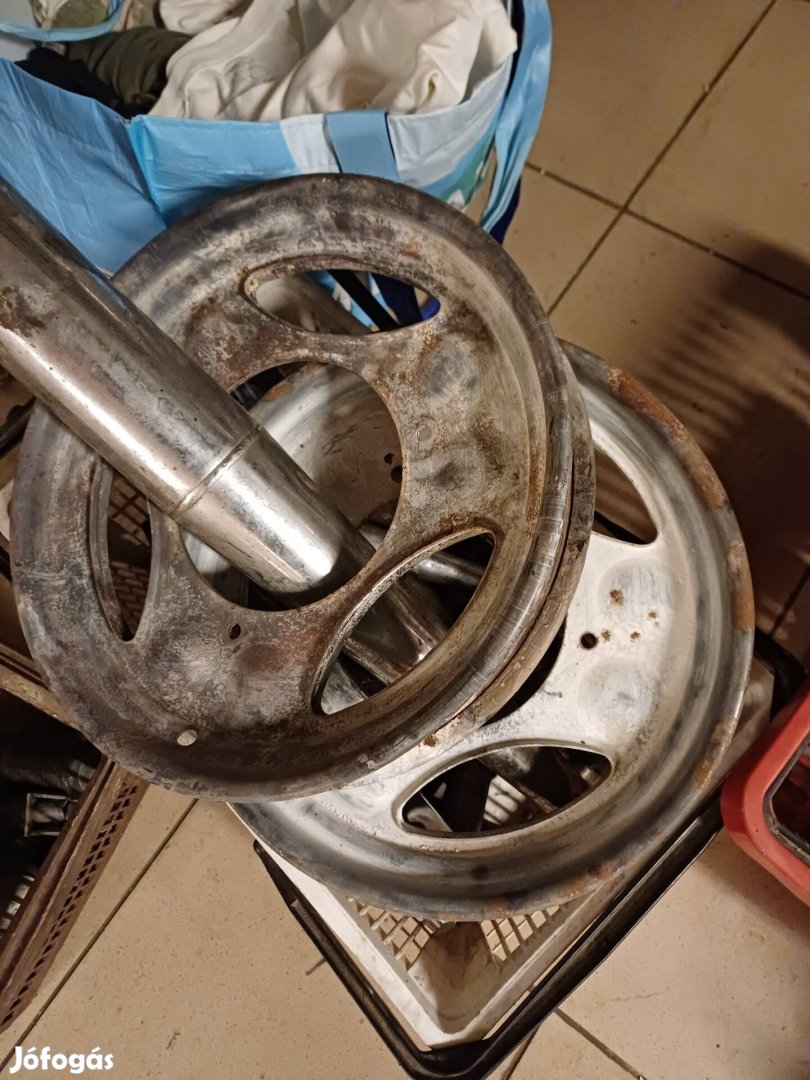 Simson motor kerék.