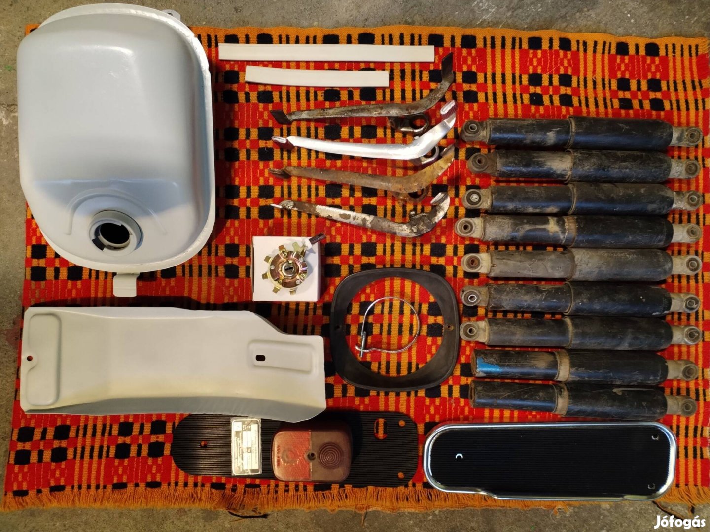 Simson schwalbe alkatrészek eladók. 