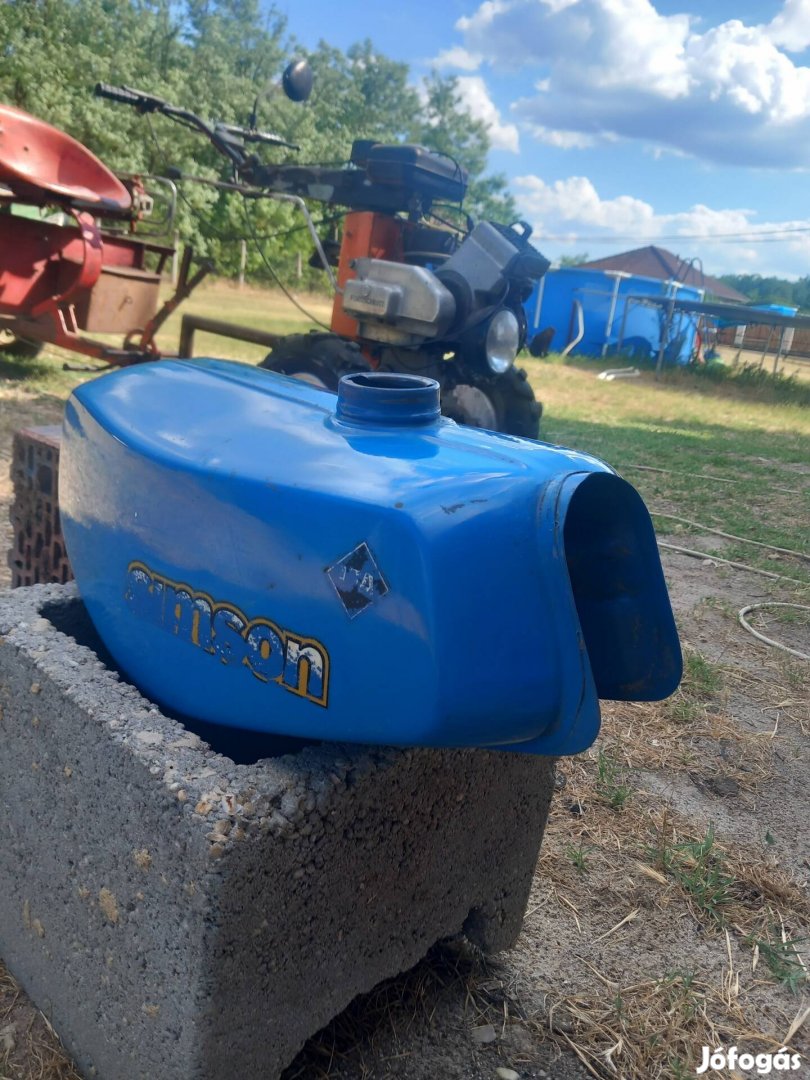 Simson tankot keresek