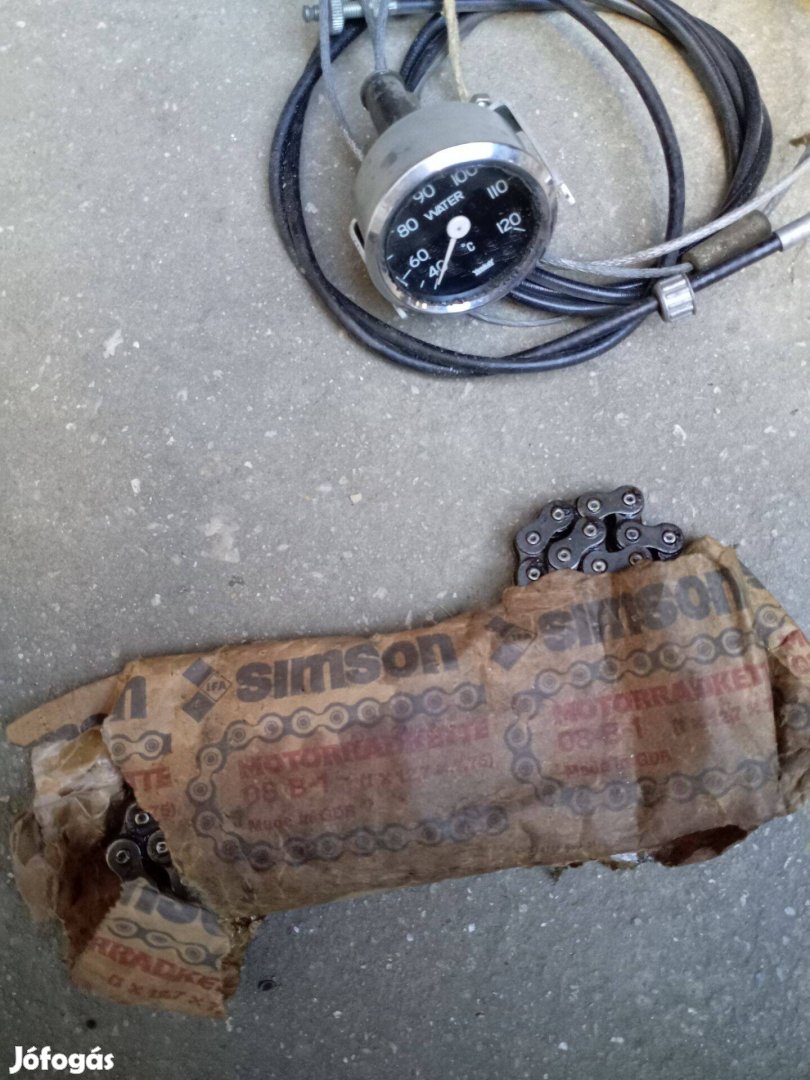 Simson új lánc hőfok óra stb egyben olcsón eladó
