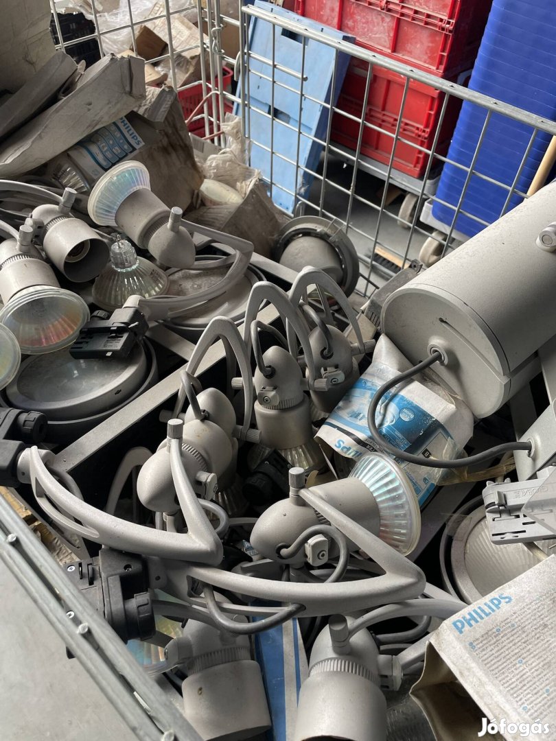 Sínes Lámpatestek , trafók egyben eladók 60.000,Ft