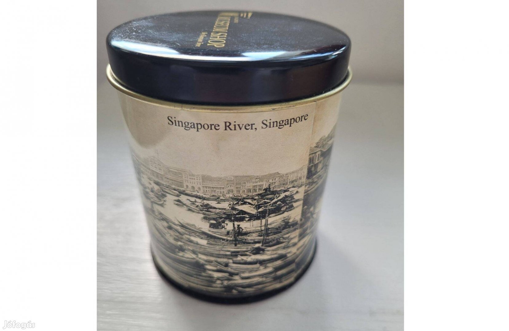 Singapore Museum Shop - by Banyan Tree - fém teás doboz