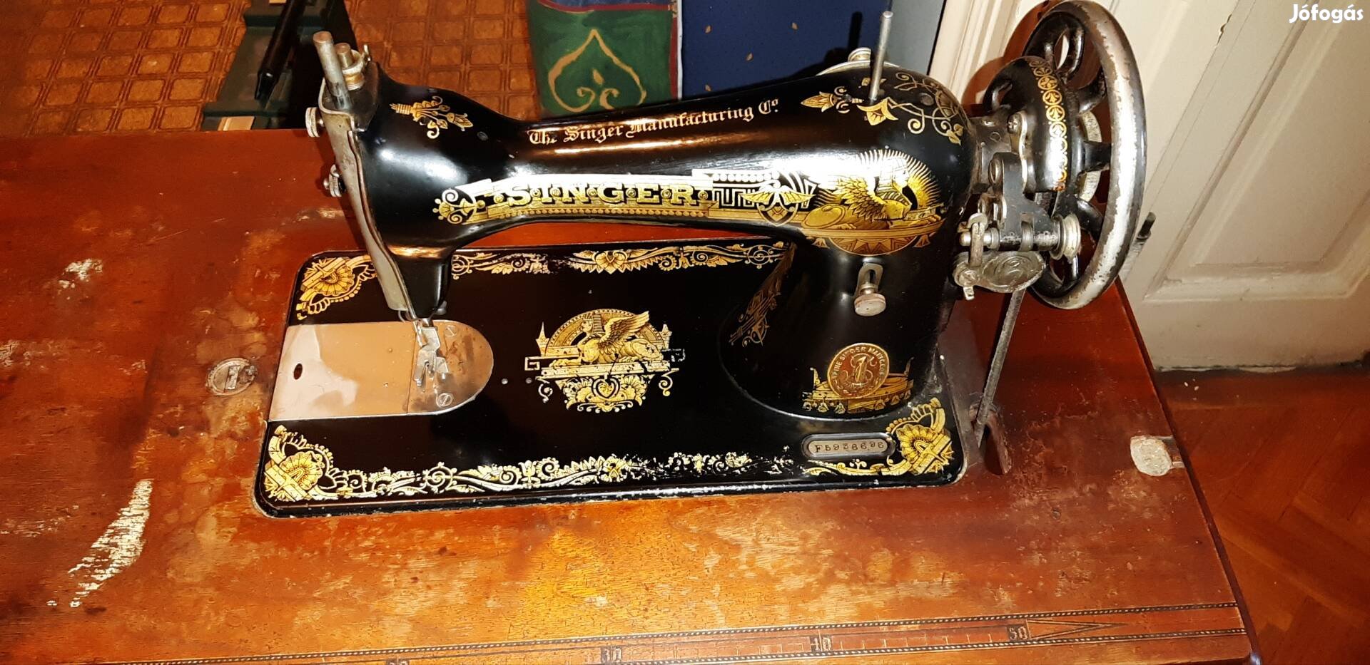 Singer varrógép. Szép,működőképes állapotban.
