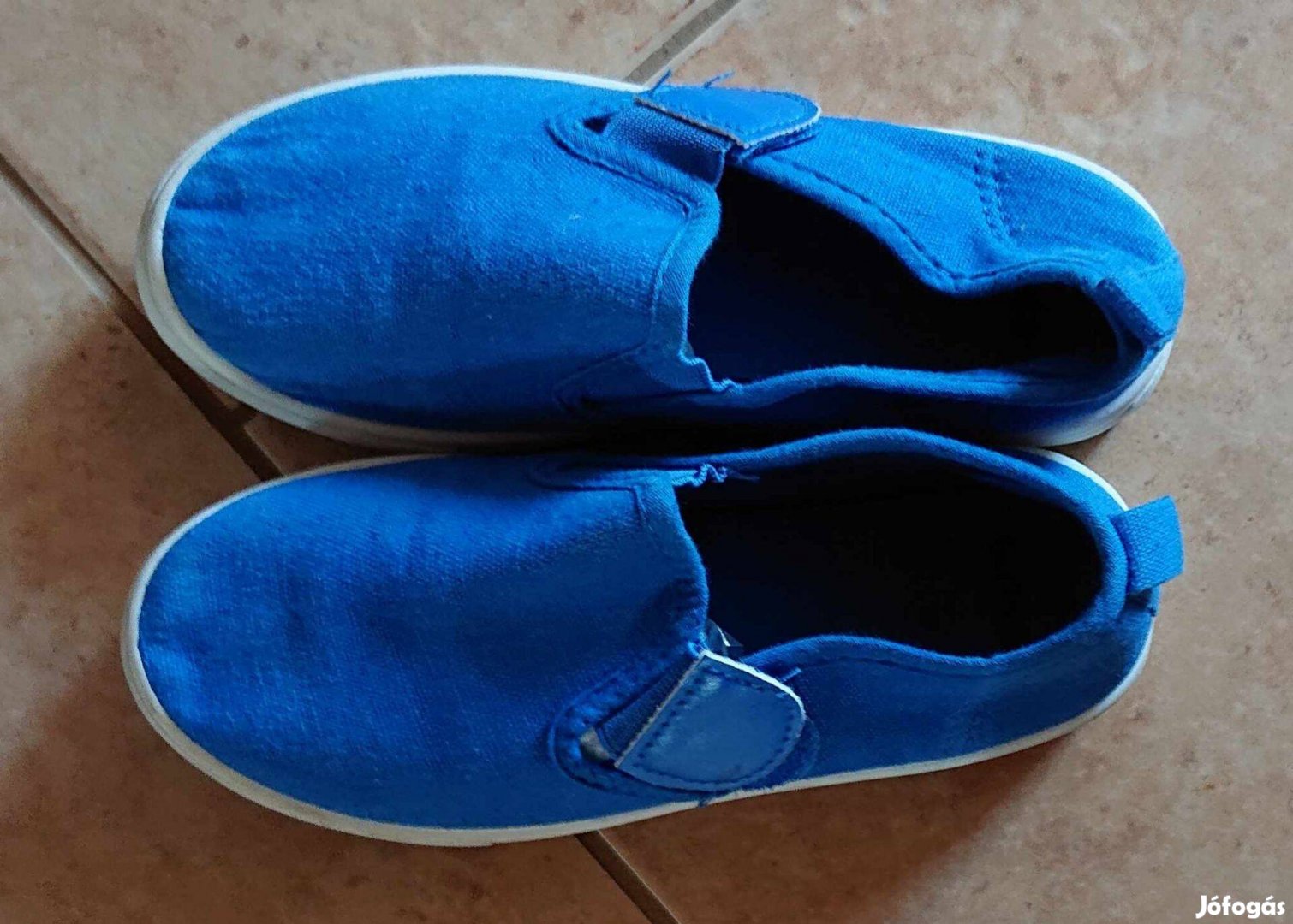 Sinsay 31-es kék vászoncipő