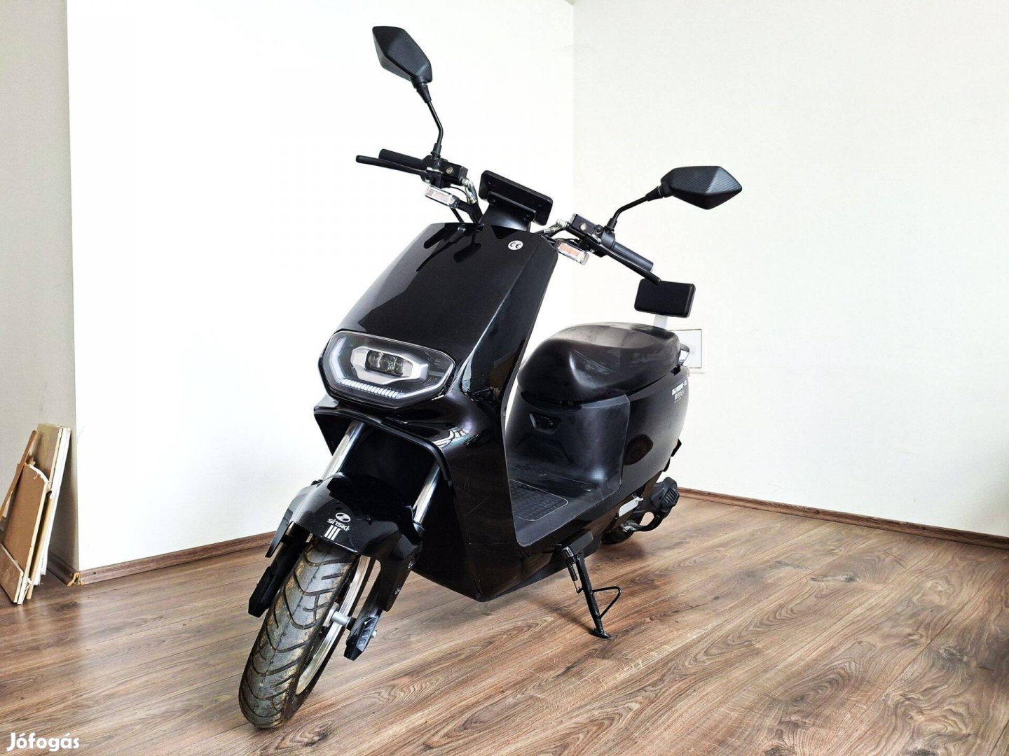 Sinski K1 elektromos robogó (1000w)