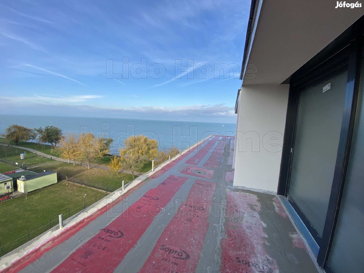 Siófok EZÜSTPARTON új panorámás tégla lakás 3 szobás