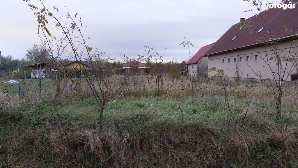 Siófok, József Attila utca, 815 m2-es, telek