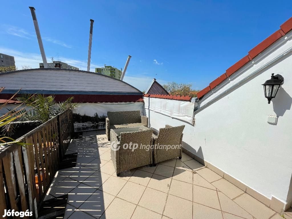 Siófok belvárosában eladó egy 66 m2-es téglalakás