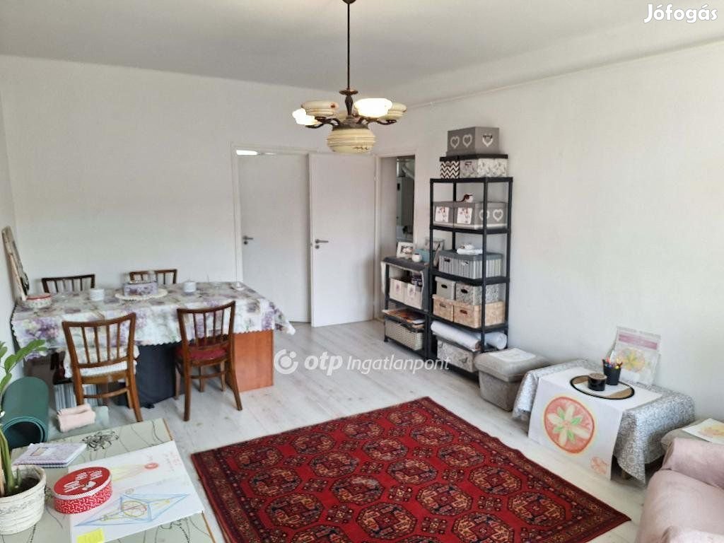 Siófoki 53 nm-es lakás eladó