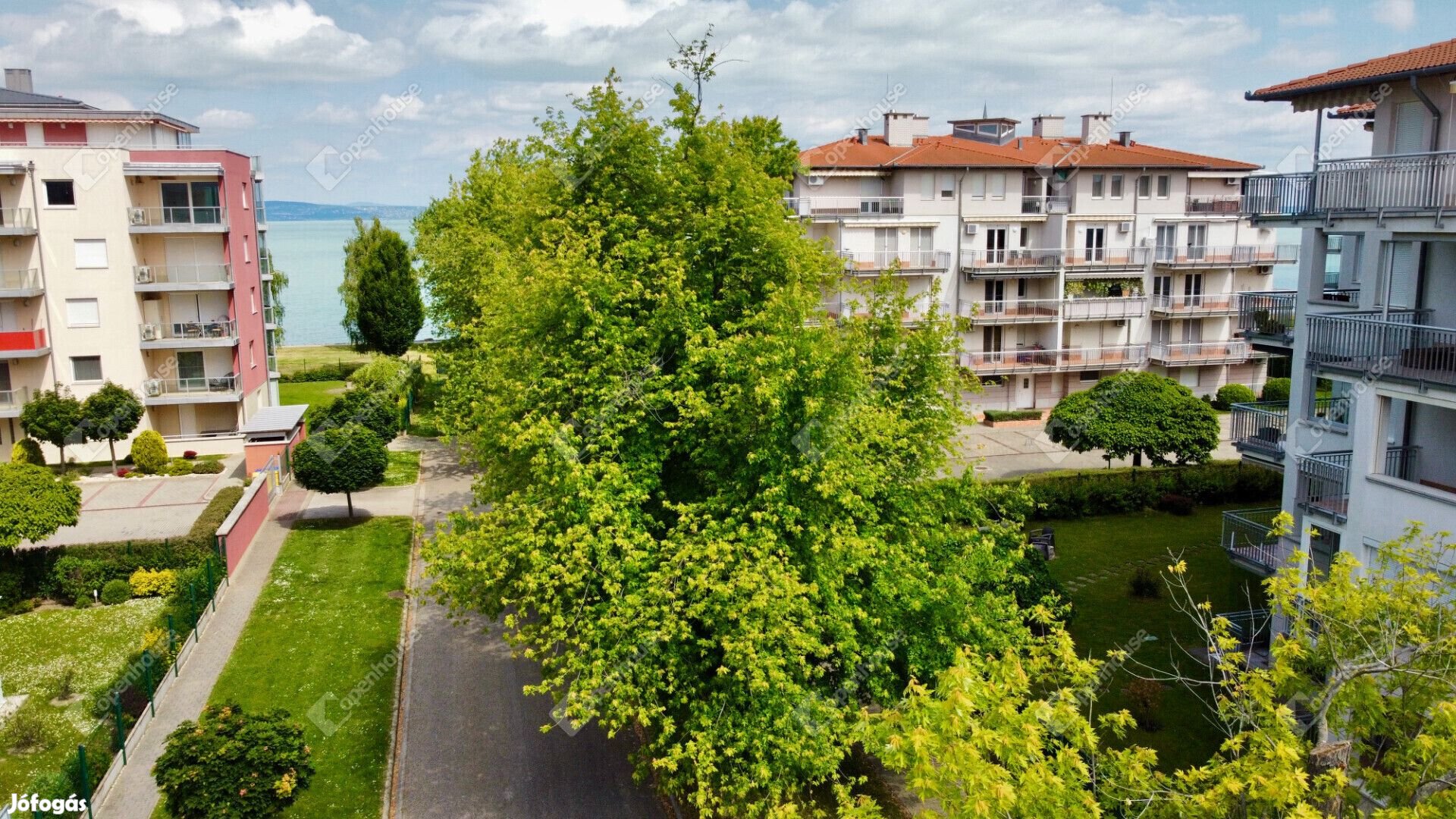 Siófoki 58 nm-es lakás eladó